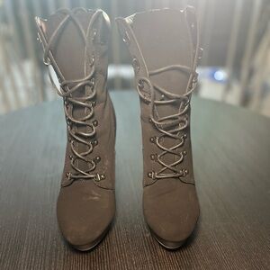 I call these my J Lo boots lol! Size 10